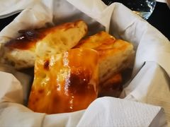 餐前面包-Efes Turkish & Mediterranean Cuisine 艾菲斯餐厅(陆家嘴店)