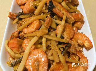 昨晚做了一个梦，很奇怪 一整天了画面印象还是很深刻