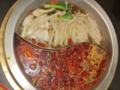 -沸炉重庆老火锅(军事博物馆店)