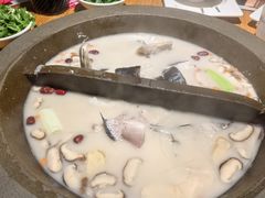 -咕嘟草帽鱼·牛奶一样的鲜鱼汤(天鹅湖万达广场店)