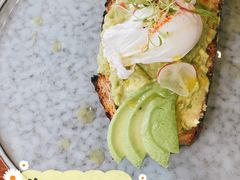 牛油果温泉蛋吐司-O'mills Sourdough Bakery&Bistro(永嘉路店)