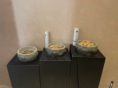 -灸春堂·艾灸·痛症·整脊连锁(之江银泰店)