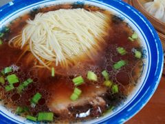 焖肉红汤面-绿杨馄饨店(上塘街店)