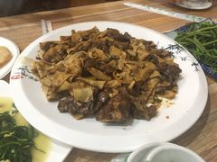 -壹阁胡羊焖饼(特色小吃街店)