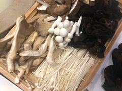 时令菌类拼盘-渔小生蒸汽石锅鱼(印象城店)