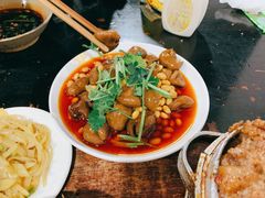 红烧肥肠-梯坎豆花