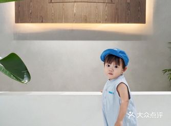 今天天气超好,很适合带着我家的小男子汉一起出去溜溜