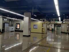-人民广场(地铁站)