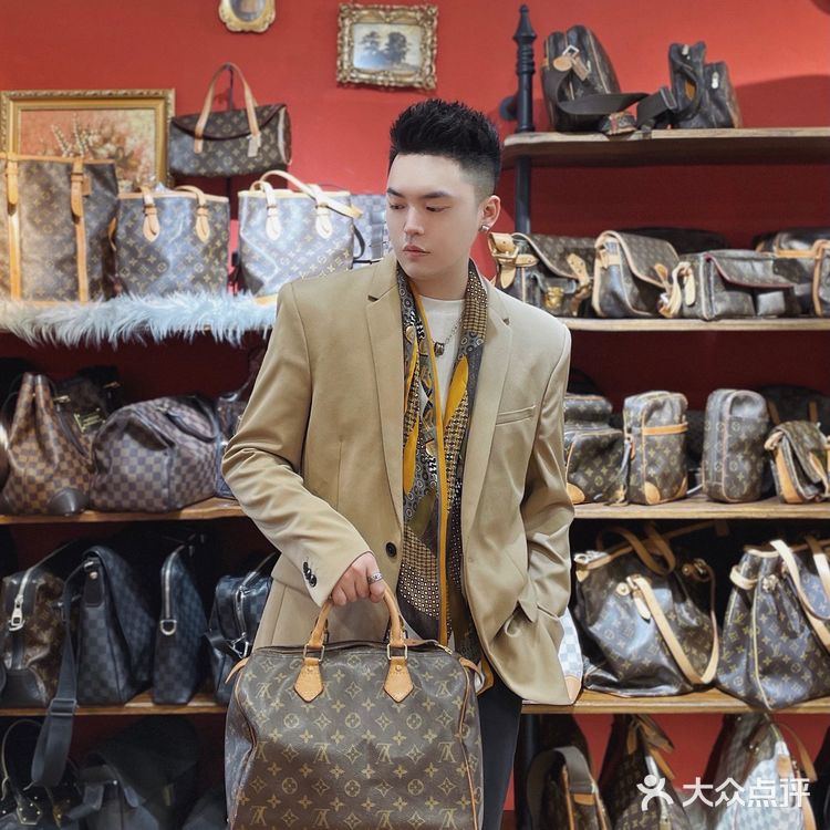 重庆探店|【富川中古】写字楼里的包包天堂💼