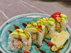 蟹肉金枪鱼卷配牛油果-米仓食堂(凯德广场店)