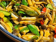 黄瓜钱炒小菌-鸽子窝(青塔店)