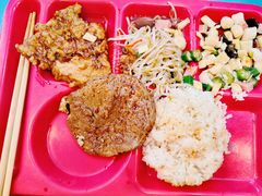 -同济大学本部学苑饮食广场