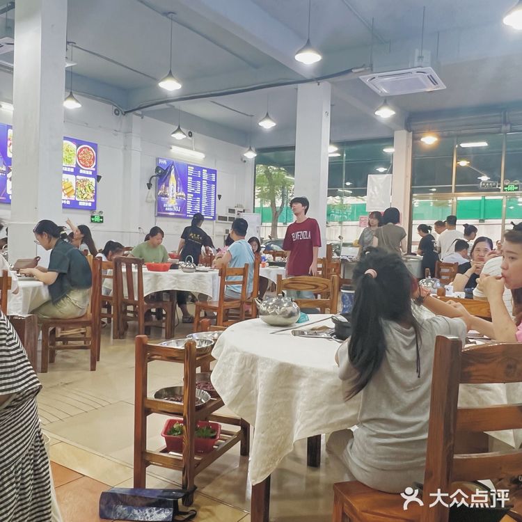 顺德必吃 | 英姑猪杂粥，排队王的魅力无法挡