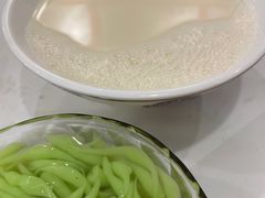 -李与白包子铺(桐梓林店)