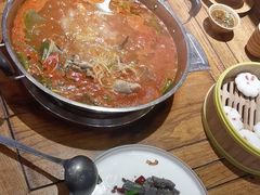 -亮欢寨酸汤鱼(沙冲路店)