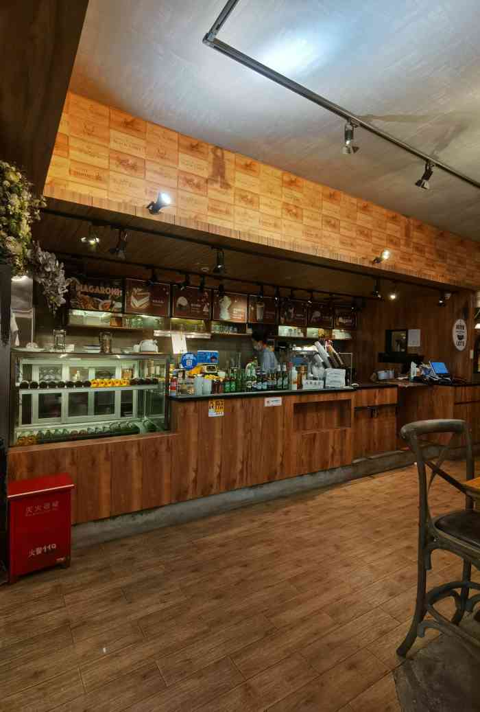 玛格萝妮餐厅(长阳店)-"以前还是在打浦桥和北海路的店吃的 印象里.