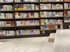 -钟书阁(群光广场店)