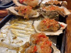 蒜泥生蚝-老东镇啤酒屋海鲜加工·蒸汽海鲜·海鲜烧烤(台东店)