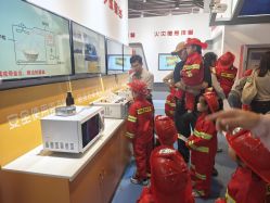 -孩子王(肥东吾悦广场店)