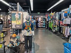 -迪卡侬(西三旗店)