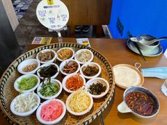 -包整·丝娃娃(一览甲秀楼风景店)