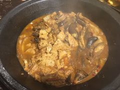 -鱼窝棚柴火铁锅炖(富山屯店)