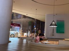 -涨巢·潮玩水疗局