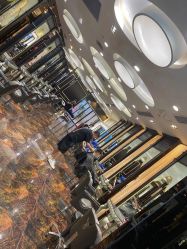 点击看大图 -八佰伴8008星级形象店