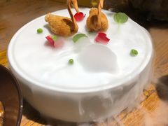 榴莲味天鹅酥-HOME餐厅粤菜 融合菜