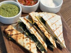 -ROAST coffee & eatery