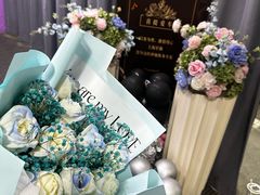 -上海星瀚奔驰4S店(红柳路店)