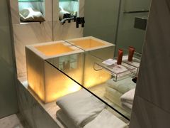 -上海滴水湖皇冠假日酒店