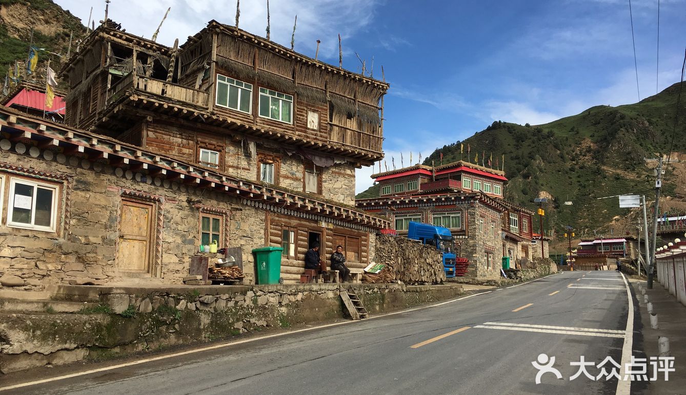 真正风吹草低见牛羊的地方