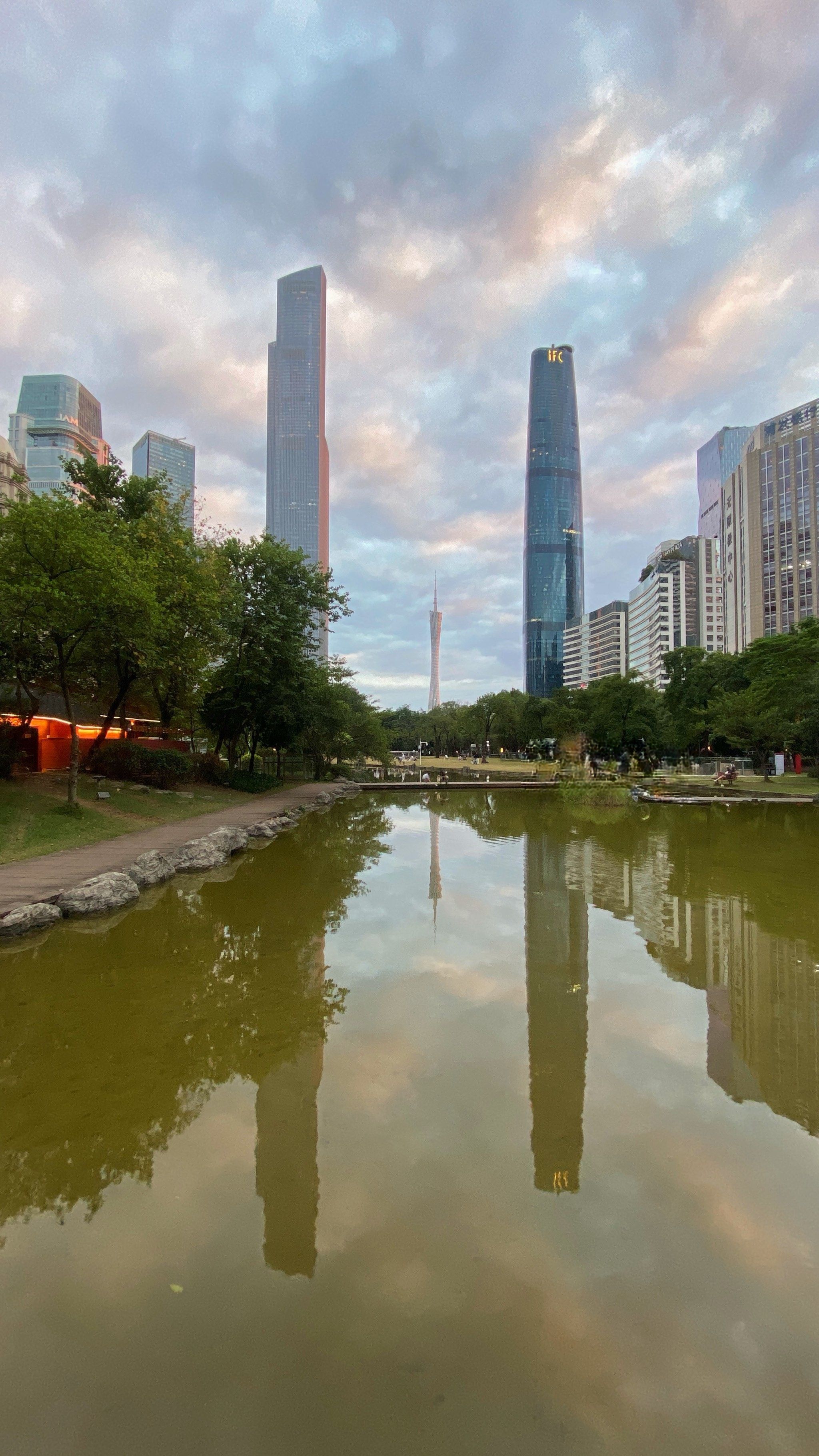 广州珠江新城cbd,全国300米 高楼集中地