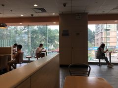 靠窗位-麦当劳(西安雁塔路店)