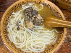鸡汤米线-正宗李家土鸡米线店