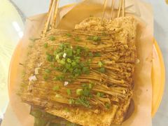 -刘姐啤酒鱼民族演艺餐厅(西街总店)