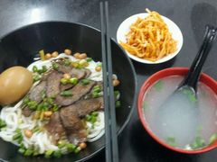-丫丫桂林米粉(学府店)