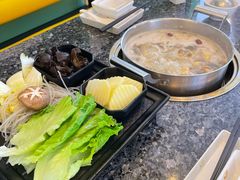 -一席地·本地鸡窝·杭帮鸡火锅(萧山银隆百货店)