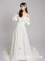 -Lady  Jane高端婚纱礼服馆