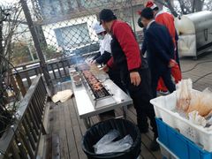 -乌托邦轰趴日租聚会别墅(先生的院子店)