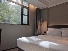 -舍居智能酒店(深圳宝安翻身地铁站店)