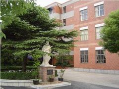-上海理工大学附属杨浦少云中学