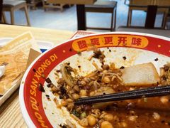 -魔都三兄弟·酸辣粉·小面炸串(虹桥万科店)