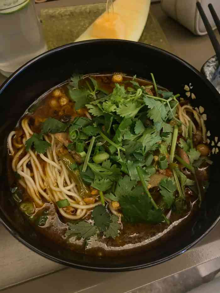 云中漫步·足疗养生会所(财富店)-"[薄荷]环境: 环境还不错,就是有点