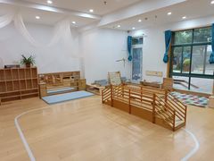 -蒙蒙狮蒙台梭利儿童之家