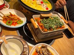 -山城外·非遗酸菜鱼(蜀都万达店)