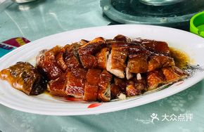 Ancient-Style Lychee Charcoal-Roasted Goose
