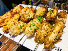 烤鸡翅-三个蒙古大叔羊肉串(大宁店)