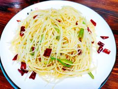 酸辣土豆丝-美达尔烧烤海鲜家常菜(泰山路店)